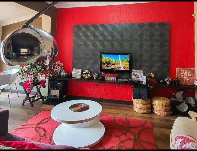3 BEDROOM HOUSE FOR SALE IN KENSINGTON